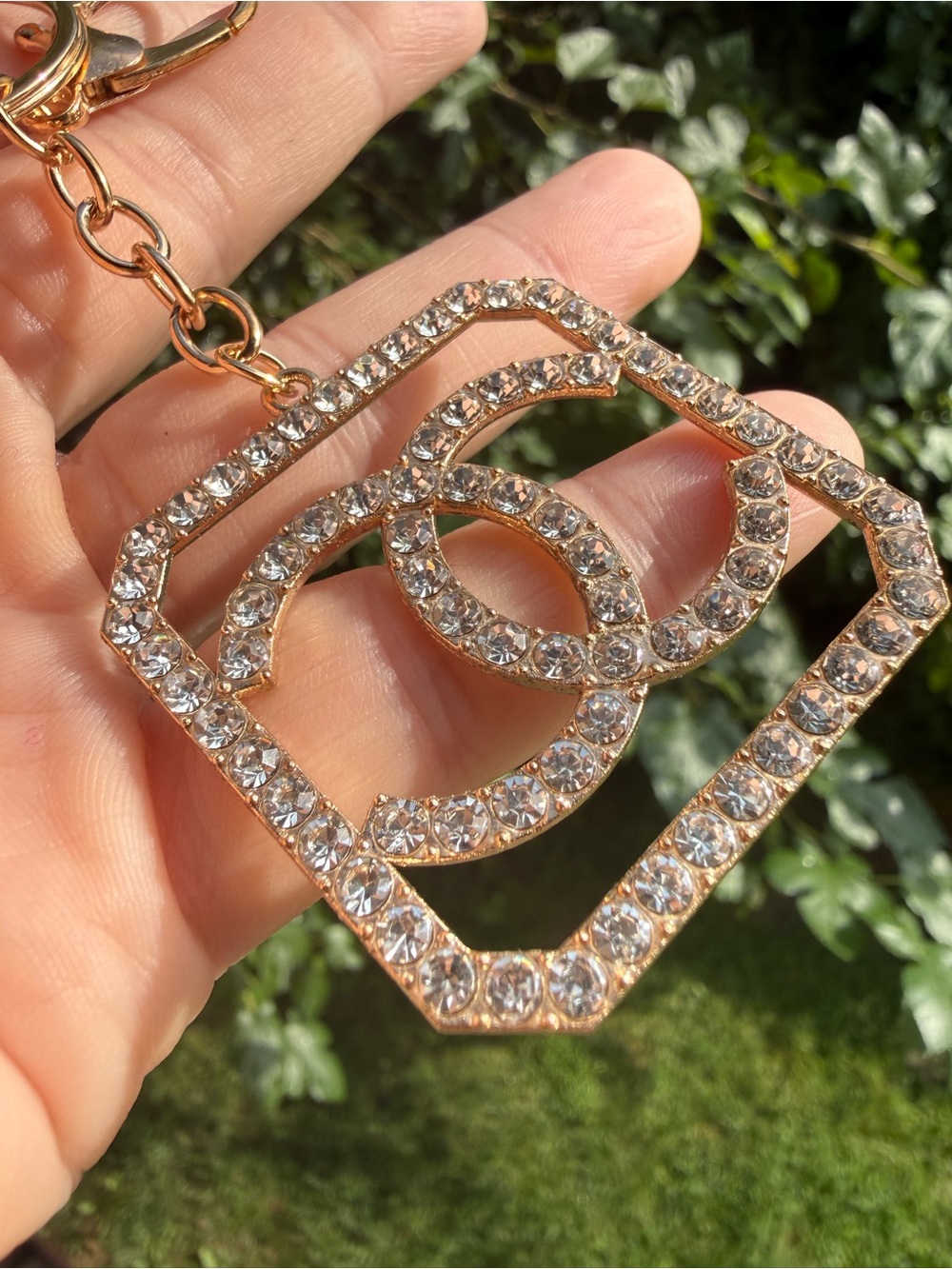 Gold Crystal Interlock Keychain - Picture 3 of 4